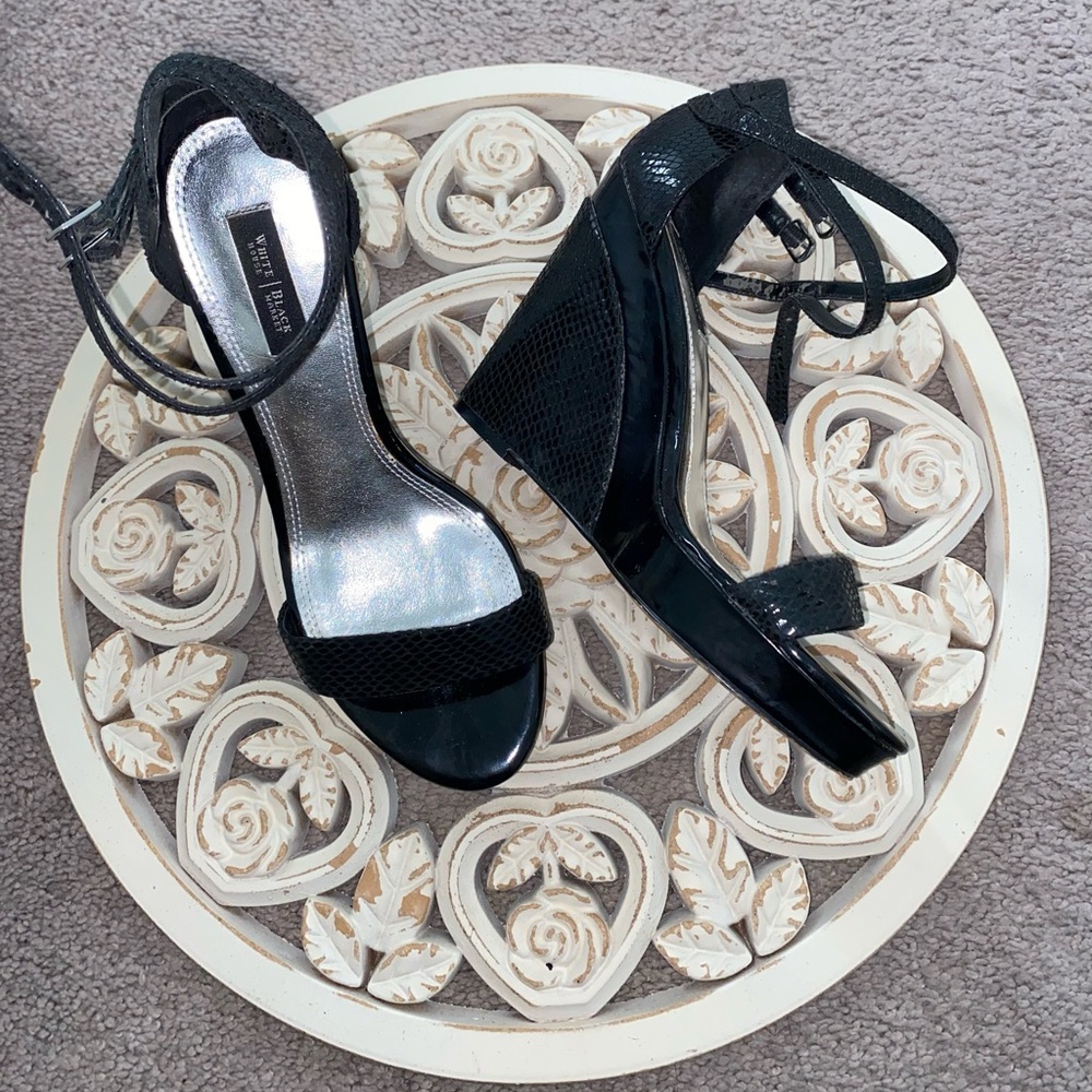White House Black Market Black Leather Crocodile Embedded Wedge Sandals Size 8